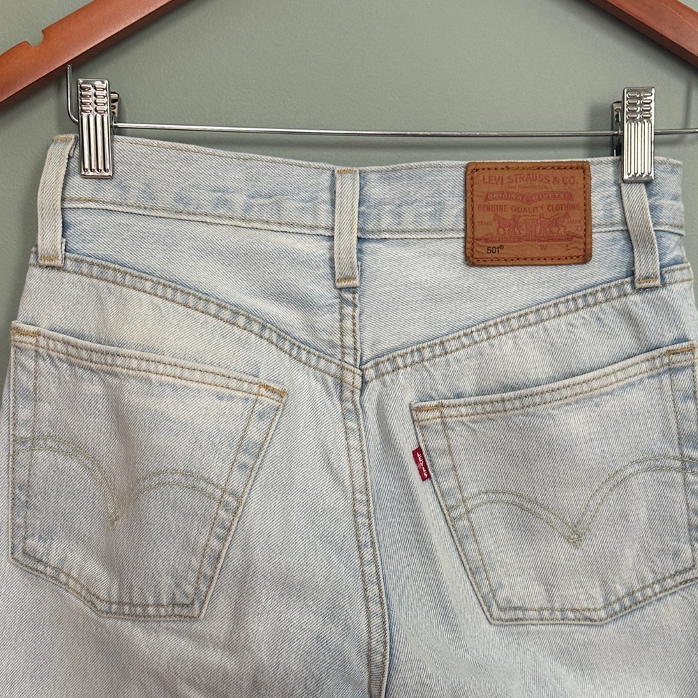Levi's Women's Straight Leg Jeans in Light Blue